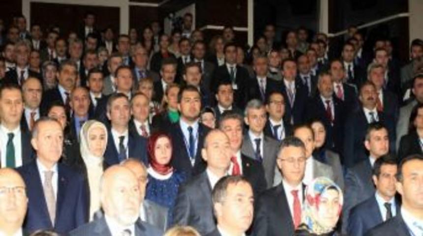 Başbakan, Kocaeli B&uuml;y&uuml;kşehir'i &Ouml;rnek G&ouml;sterdi