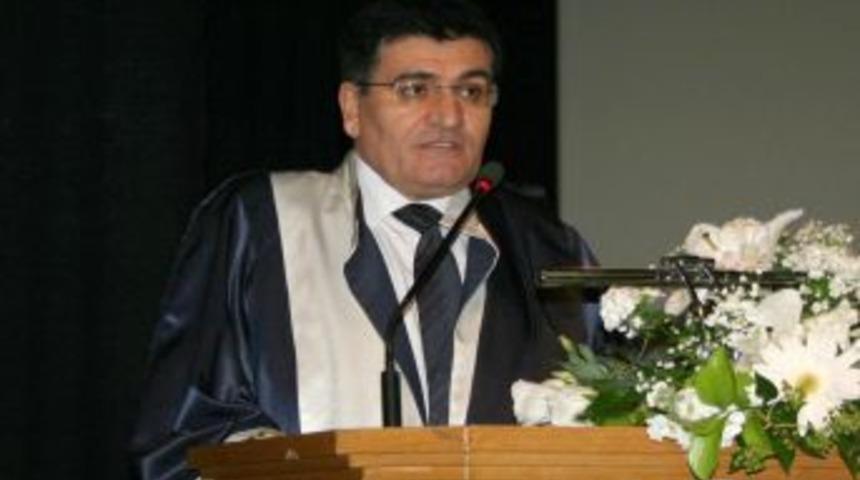 DE&Uuml; Hukuk Fak&uuml;ltesi 30. D&ouml;nem Mezunlarını Verdi