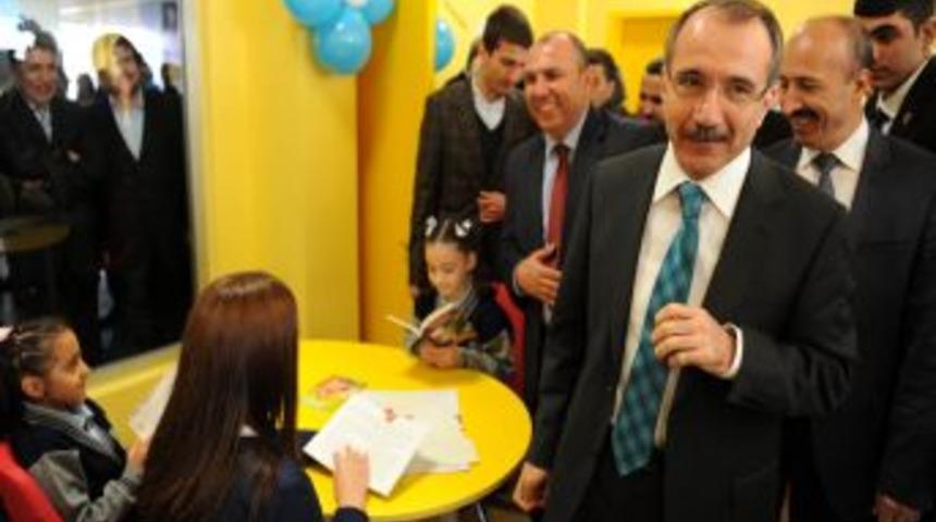 &lsquo;Okullar Hayat Olsun Projesi&rsquo; Sultangazi'den Başladı