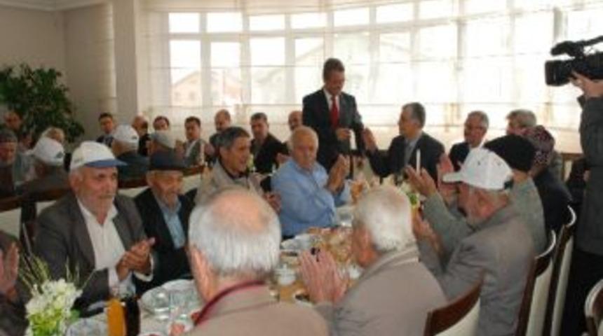 Karmek Huzurevi Sakinlerini Ağırladı
