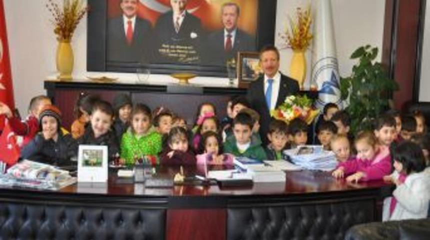 &Ouml;zel Ergin Koleji &Ouml;ğrencilerinden Başkan Başer&rsquo;e Ziyaret