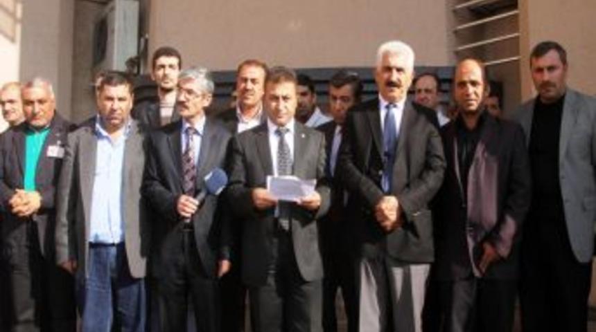 Hizmet İş Sendikası &Uuml;yeleri Belediyeye Konulan Hacize Tepki G&ouml;sterdi