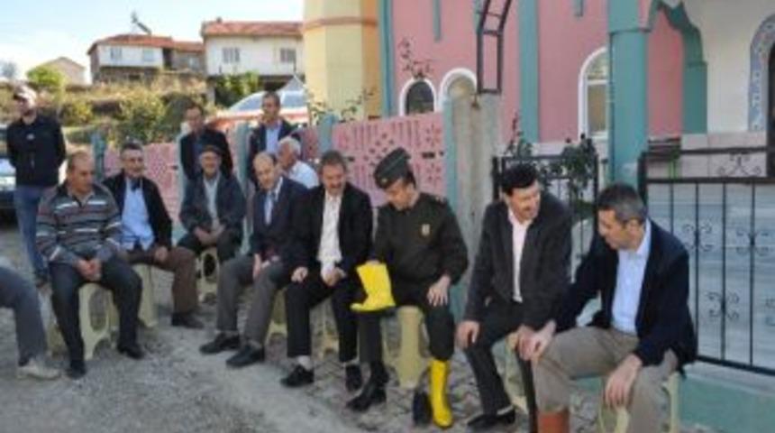 Kaymakam Sezgin, Tarlada Buğday Ekti