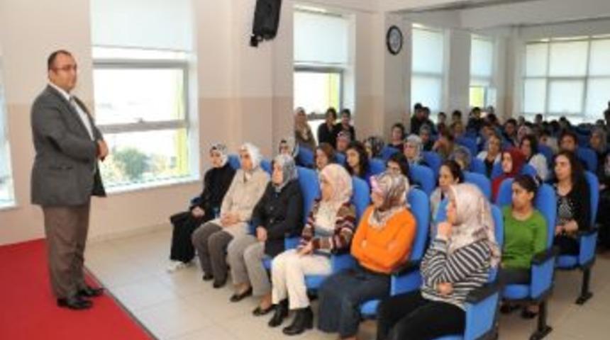 Şahinbey Belediyesi&rsquo;nden &ldquo;ergenlerle İletişim&rdquo; Semineri