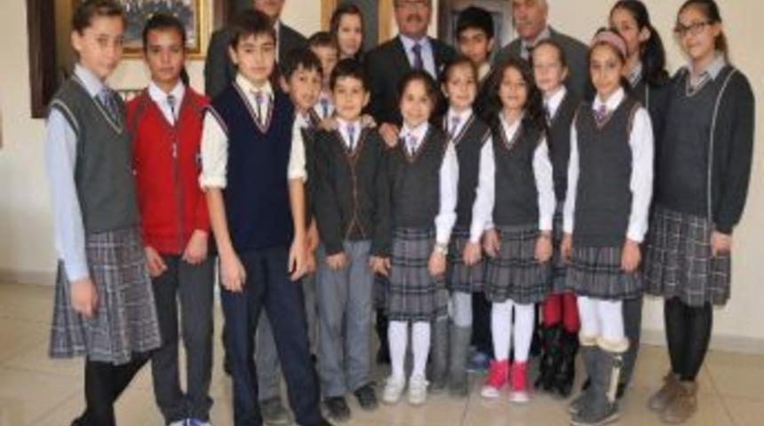 &Ouml;ğrencilerden Başkan Akdoğan&rsquo;a Ziyaret