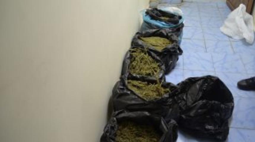 Birecik Emniyeti 15 Kilogram Esrar Ele Ge&ccedil;irdi