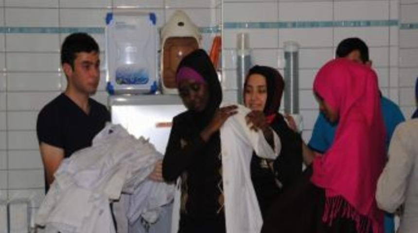 Somalili &Ouml;ğrencilerden Tekden Hastanesi&rsquo;ne Ziyaret
