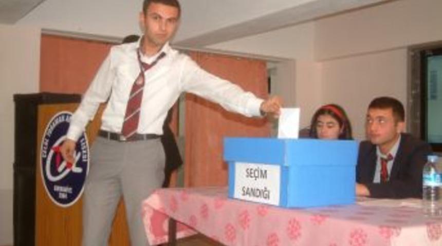 İl&ccedil;e &Ouml;ğrenci Meclisi Se&ccedil;iminde B&uuml;y&uuml;k Heyecan Yaşandı.