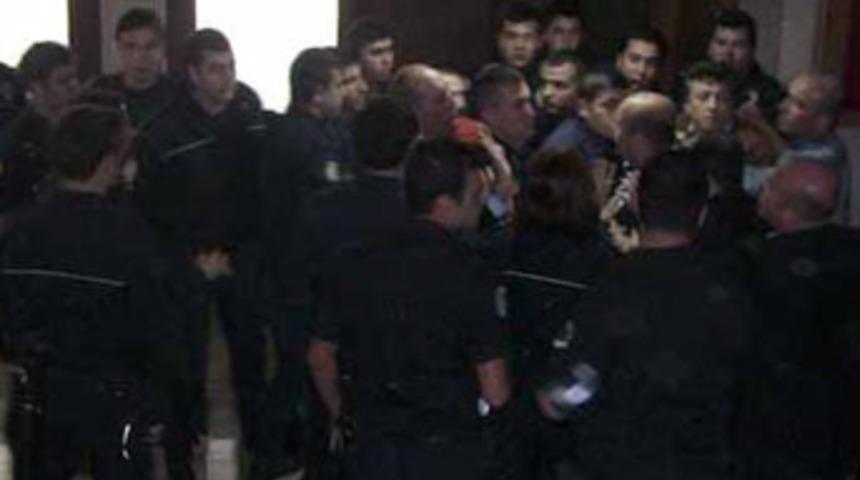Ece'nin katili mahkemede canını zor kurtardı