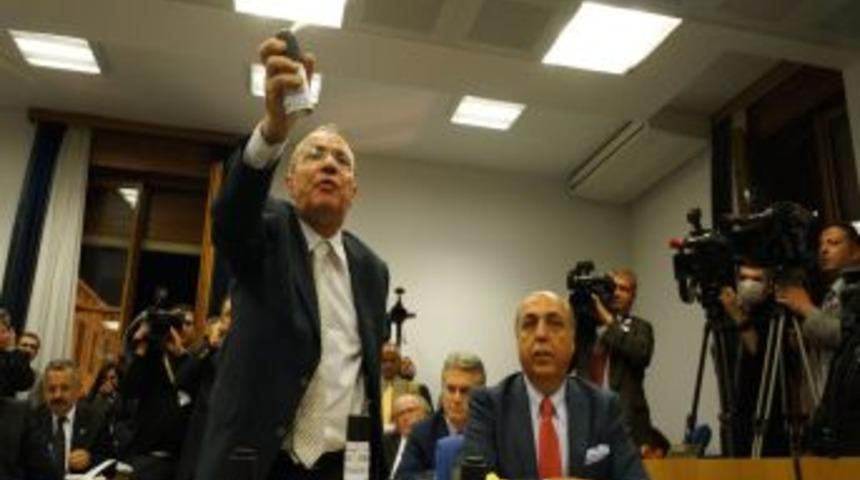 CHP Meclis'te Gazlı Eylem Yaptı, Herkes &Ouml;ks&uuml;rd&uuml;