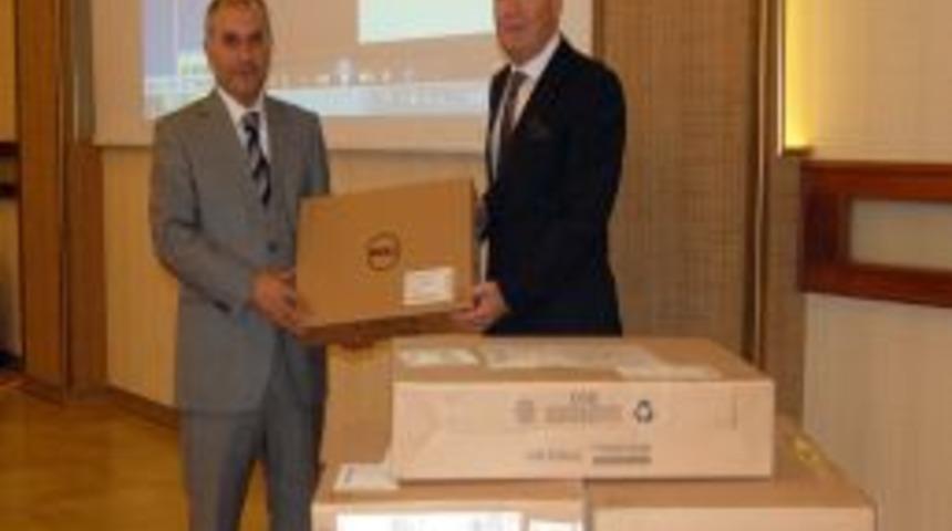 Palm-City Alışveriş Merkezi, Mersin'deki Okullara 20 Adet Bilgisayar Bağışladı