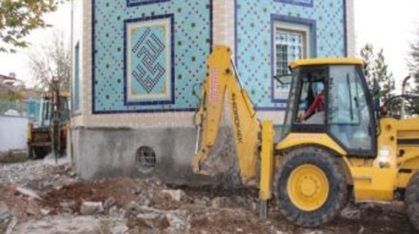 Dp&uuml;, Şehrin Sembol&uuml; &Ccedil;inili Cami'yi Restore Ettiriyor