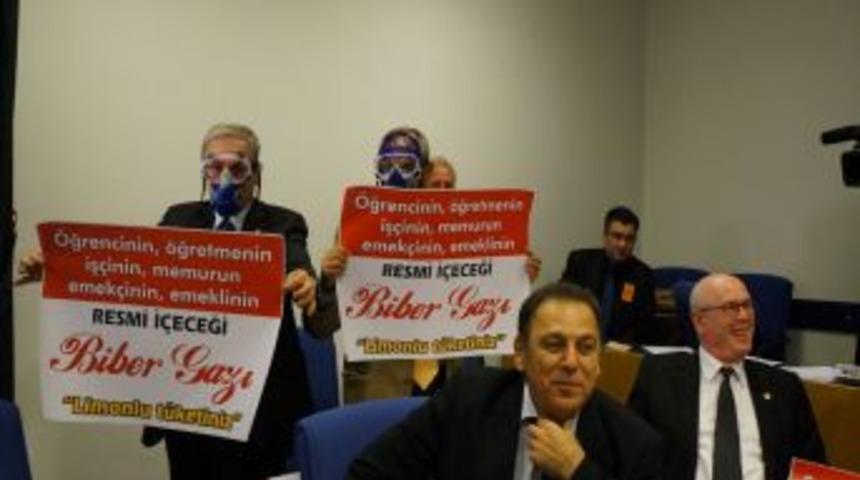 CHP'li Vekilden Bakan Şahin'e: Biber Gazını Size Sıkmak Isterdim