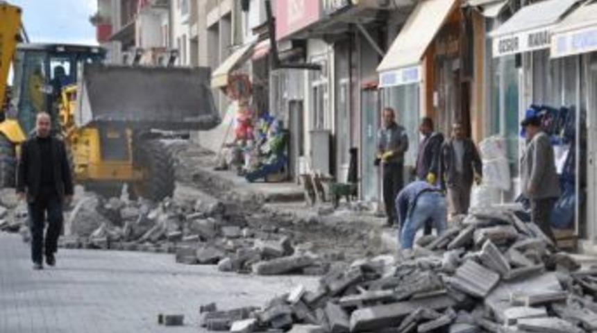 Adilcevaz Belediyesi&rsquo;nden Kaldırım Genişletme &Ccedil;alışması