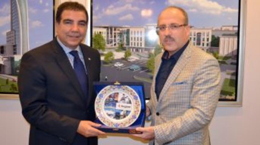 CHP Genel Başkan Yardımcısı Toprak&rsquo;tan T&uuml;rk Okullarına &Ouml;vg&uuml;