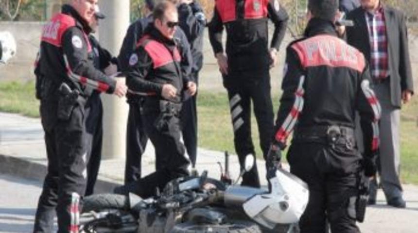 Hırsız Kovalayan Yunus Timleri Kaza Yaptı: 2 Yaralı