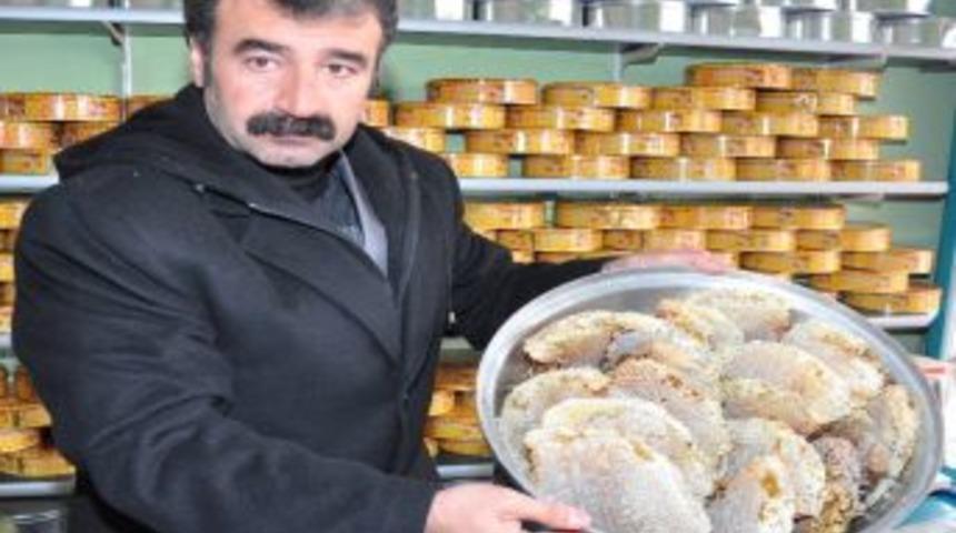 Bitlisli Bal &Uuml;reticileri Ka&ccedil;ak Baldan Dertli