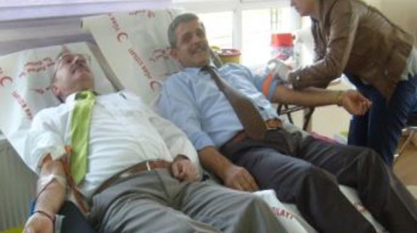 D&uuml;zce Mevl&uuml;de &Ccedil;ıtlak Anaokulu&rsquo;ndan Kızılay'a Kan Bağışı Kampanyası