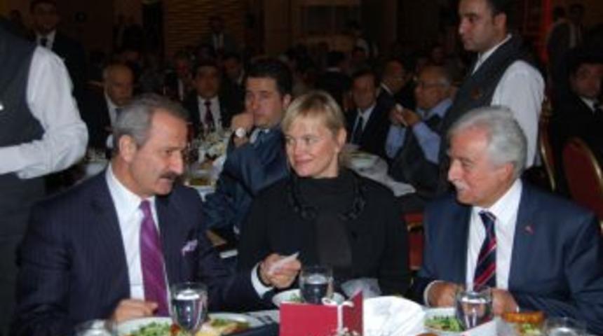 O projeye Bakan &Ccedil;ağlayan'dan destek