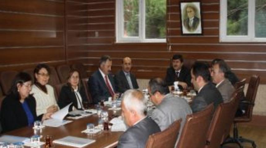 Vali &Ouml;z, İl &Ouml;zel İdaresi&rsquo;nde Brifing Aldı