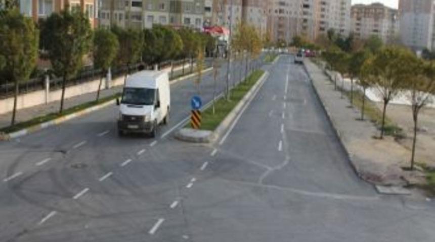 Beylikd&uuml;z&uuml;&rsquo;nde Yollar Genişliyor, Vatandaş Rahatlıyor