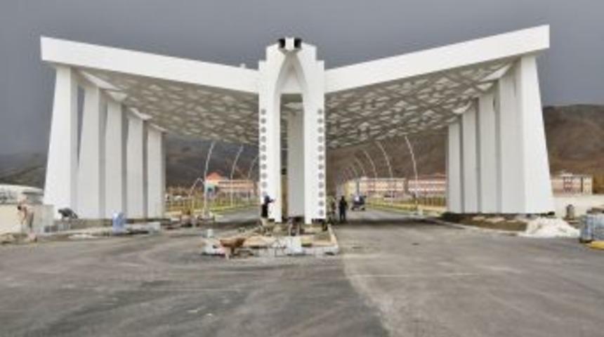 Erzincan &Uuml;niversitesi Yalnızbağ Yerleşkesi'nde &Ccedil;alışmalar S&uuml;r&uuml;yor