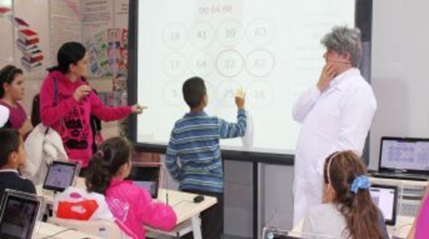 &Ouml;ğretmenler Kitap Taşıma Mecburiyetinden Kurtuluyor