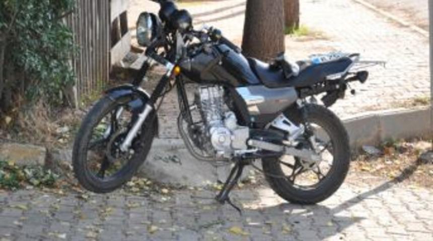 Dursunbey'de Motosiklet Kazası: 1 Yaralı