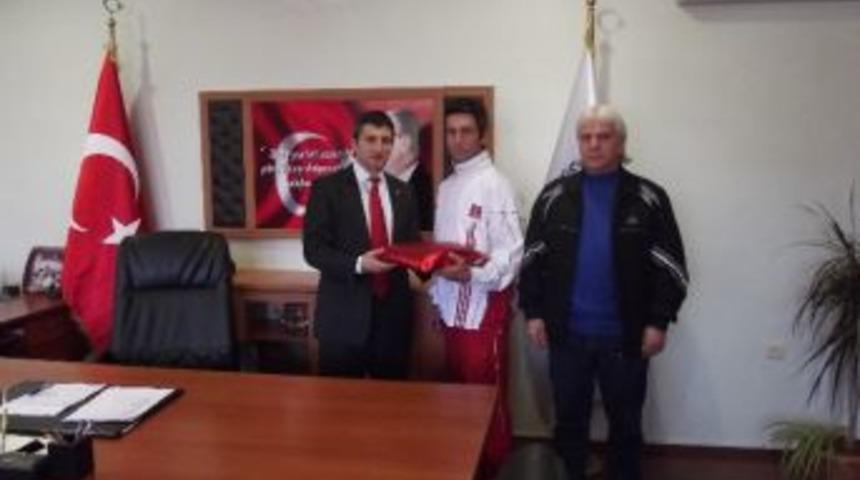 Şampiyonlar Mete&rsquo;yi Ziyaret Etti