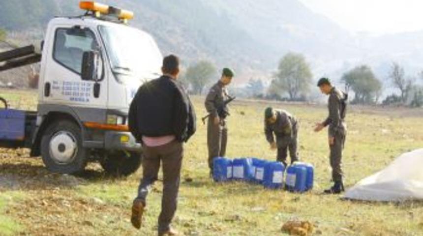 Akaryakıt Hırsızları TIR'ı Soymaya &Ccedil;alışırken Ka&ccedil;tı