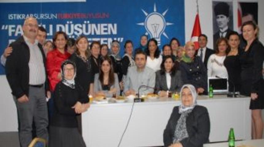 K&ouml;se Kadın Kolları İle Bir Araya Geldi