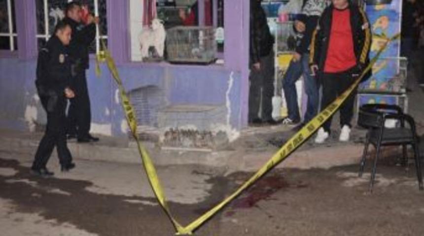 Sokak Ortasında Bı&ccedil;aklandı