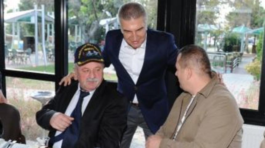 Başkan Durak, Boşnak Gazilerle Kahvaltıda Buluştu