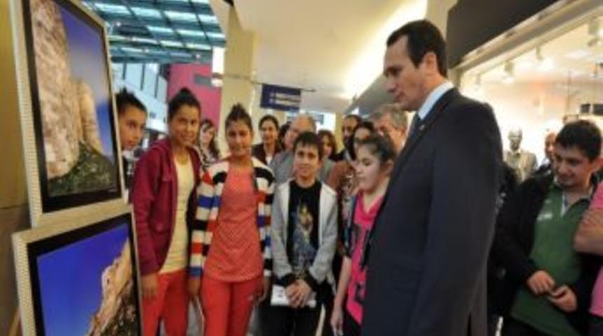 İşitme Engelli &Ouml;ğrencilerden Fotoğraf Sergisi