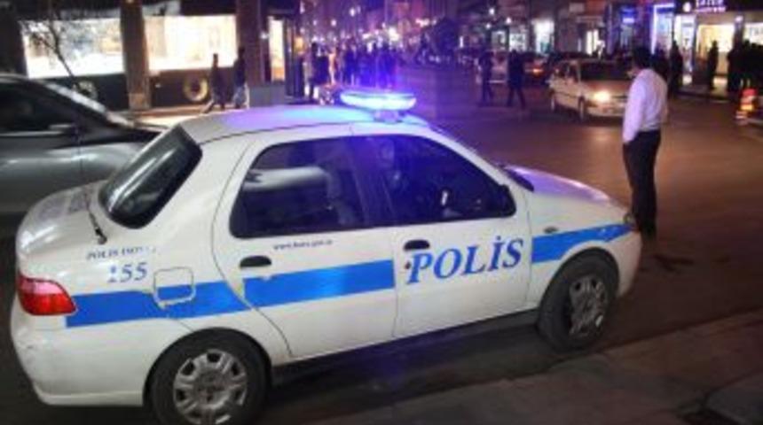 Kars'ta Kız Mevzusu Izinsiz G&ouml;steriye D&ouml;n&uuml;şt&uuml;