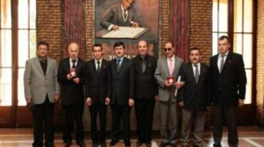 Amasya Valiliği&rsquo;nden G&ouml;rme Engelli Sporculara Altın