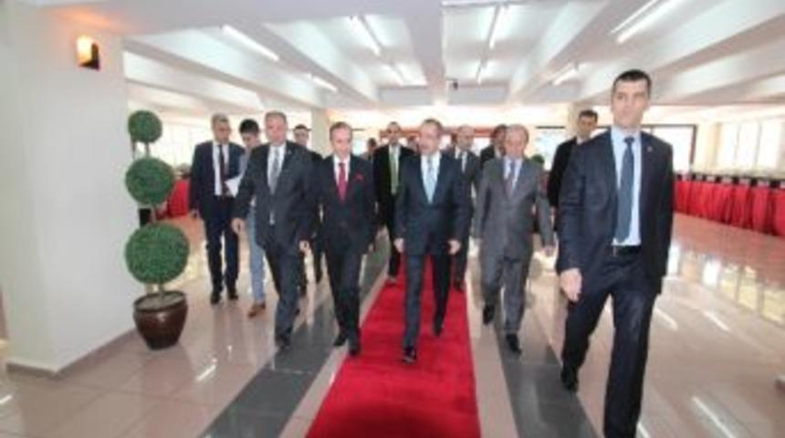 Milli Eğitim Bakanı &Ouml;mer Din&ccedil;er&rsquo;den B&uuml;y&uuml;kşehir Belediyesi&rsquo;ne Ziyaret&hellip;