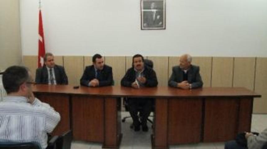 Banka M&uuml;d&uuml;rleri G&ouml;k&ccedil;eada Esnafını Dinledi