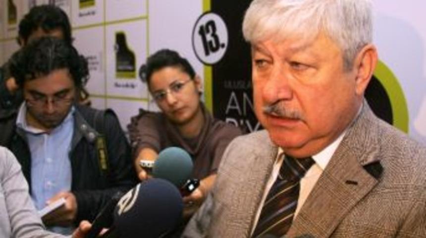 Akaydın, &lsquo;b&uuml;y&uuml;kşehir Yasa Tasarısı&rsquo;nı Değerlendirdi