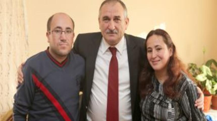 Facebook&rsquo;tan Mesaj Atan Aileye S&uuml;rpriz Ziyaret