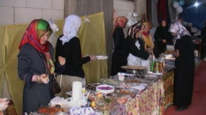&Uuml;niversite &Ouml;ğrencileri Yararına Kermes