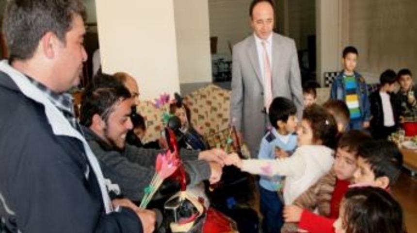 Miniklerden Engellilere Ziyaret