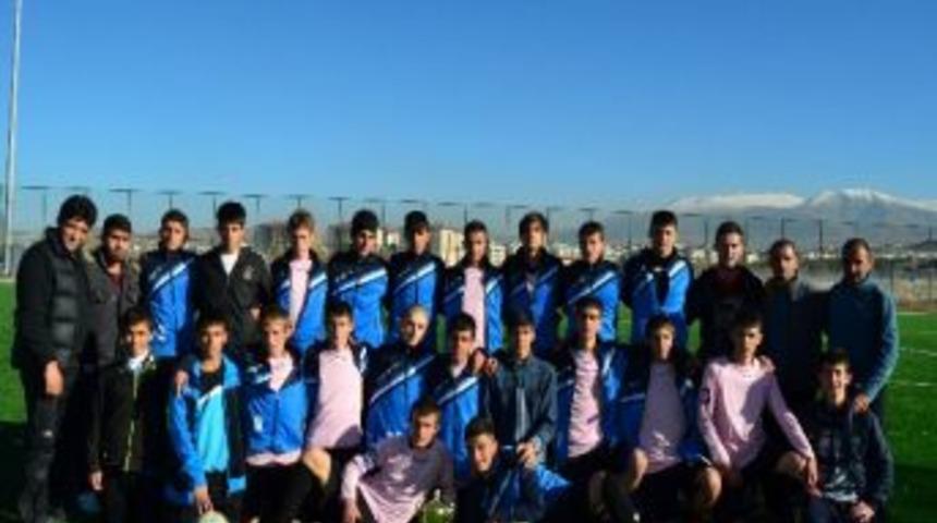 Futbolda Liselerin Şampiyonu Spor Lisesi