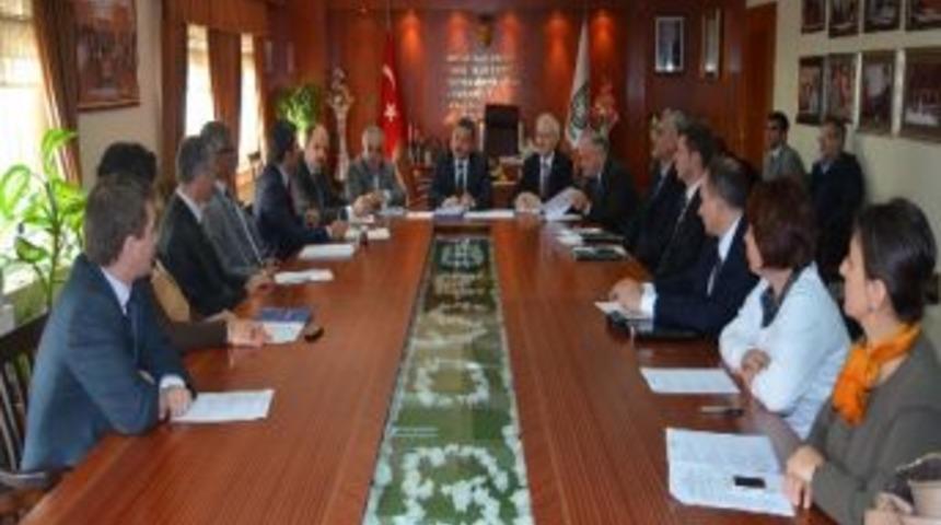 H&uuml;k&uuml;ml&uuml;lerin Eğitimi İ&ccedil;in Protokol İmzalandı