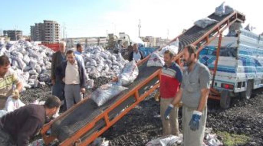 Erken Dağıtılan K&ouml;m&uuml;rler İhtiya&ccedil; Sahiplerinin Y&uuml;z&uuml;n&uuml; G&uuml;ld&uuml;rd&uuml;