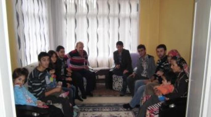 &Ouml;ğrencilerden Muhta&ccedil; Aileye Anlamlı Yardım