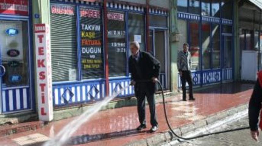 Bulanık&rsquo;ta Yol Yıkama &Ccedil;alışması