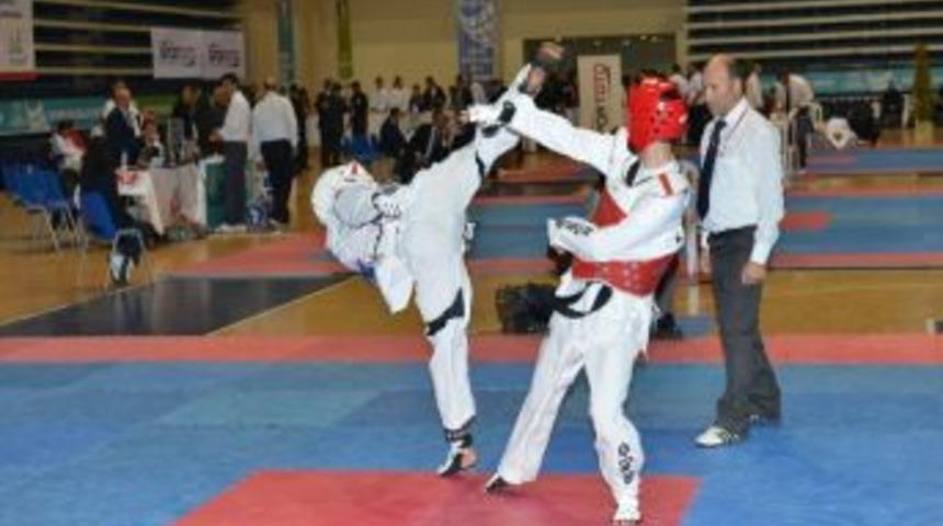 2. Uluslararası Taekwondo Turnuvası Başladı
