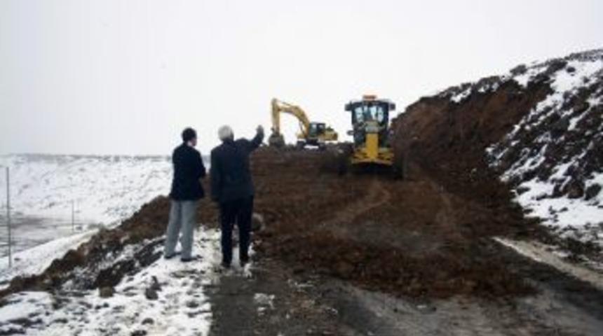 Diyadin'de Yol Genişletme &Ccedil;alışması