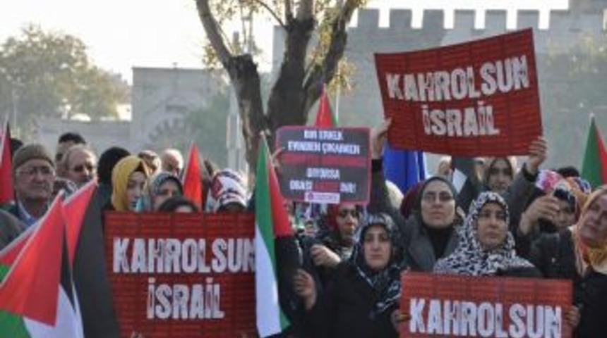 İsrail Bayrağını Ateşe Verdiler